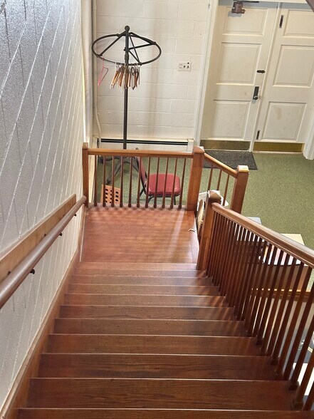 More Photos Of 206 Church St, Vienna Religious Facility For Sale