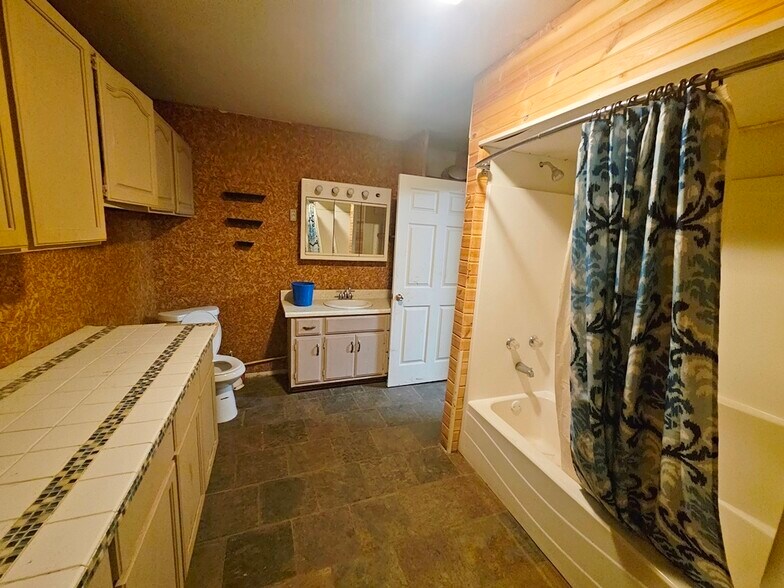 More Photos Of 4080 US Highway 2, Florence Trailer Camper Park For Sale