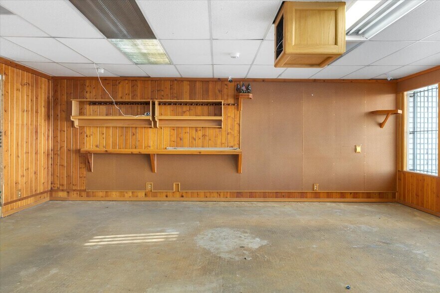 More Photos Of 239 W Washington Ave, Escondido General Retail For Sale