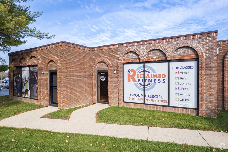 More Photos Of 600 N First Bank Dr, Palatine Office For Lease