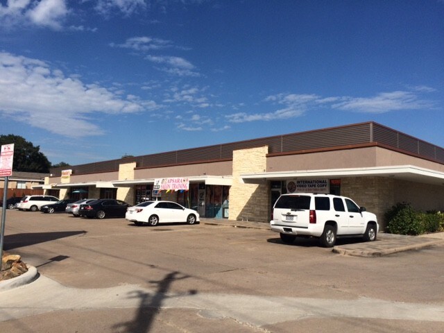 More Photos Of 3939 Hillcroft Ave, Houston Storefront For Lease