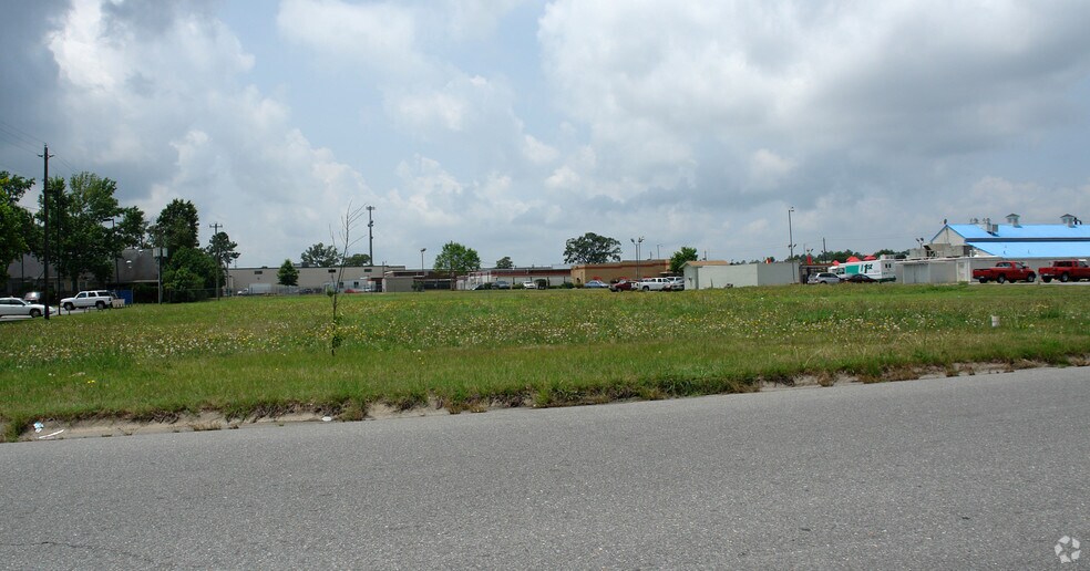 More Photos Of 3006 Cashwell Dr, Goldsboro Land For Lease