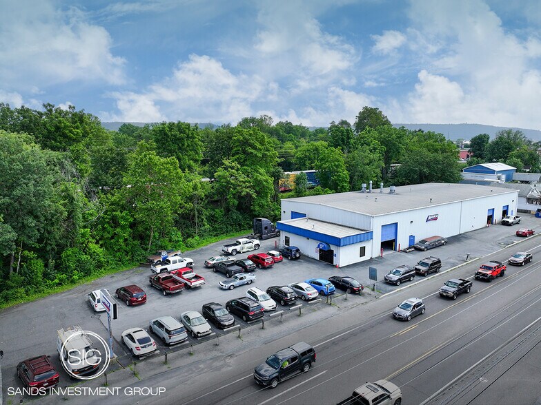 Primary Photo Of 3645 Pottsville Pike, Reading Auto Repair For Sale