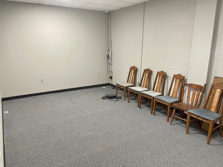 More Photos Of 211 N Spring St, Cape Girardeau Industrial For Sale