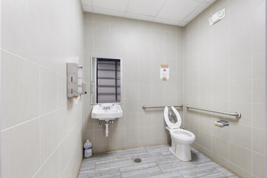 More Photos Of 19956 Franz Rd, Katy Unknown For Lease