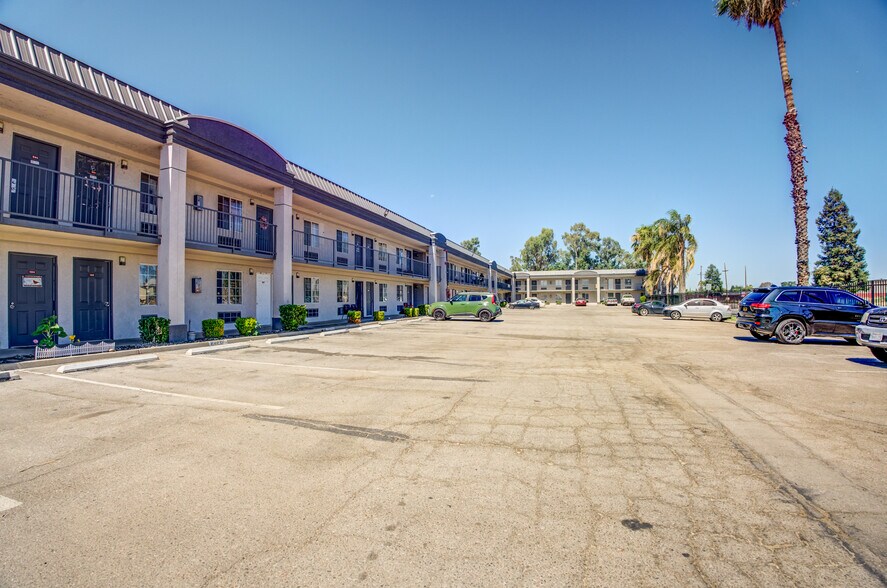 More Photos Of 2700 White Ln, Bakersfield Apartments For Sale