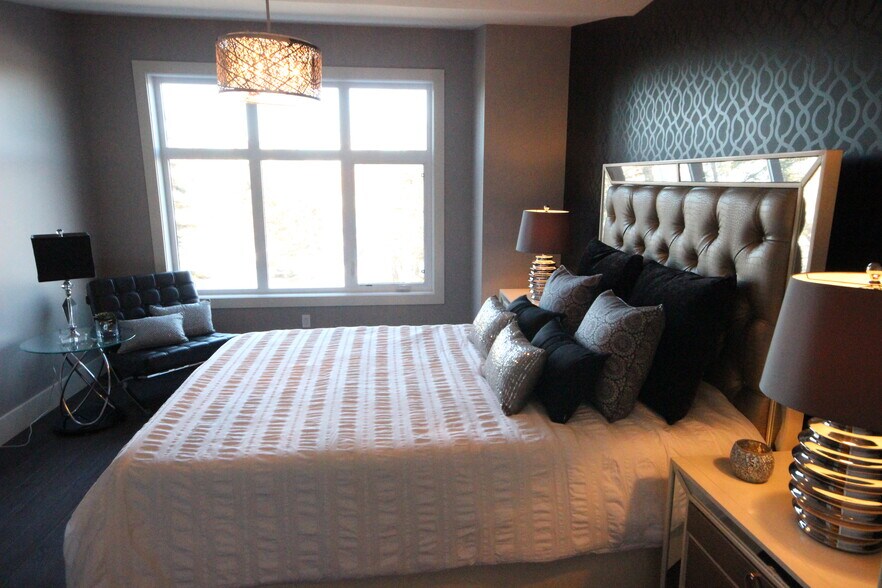 More Photos Of 11331 76 Av NW, Edmonton Apartments For Sale