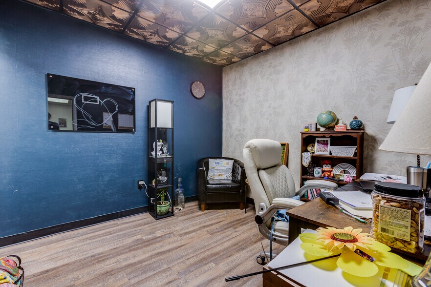 More Photos Of 745 E Warrington Ave, Pittsburgh Medical For Lease
