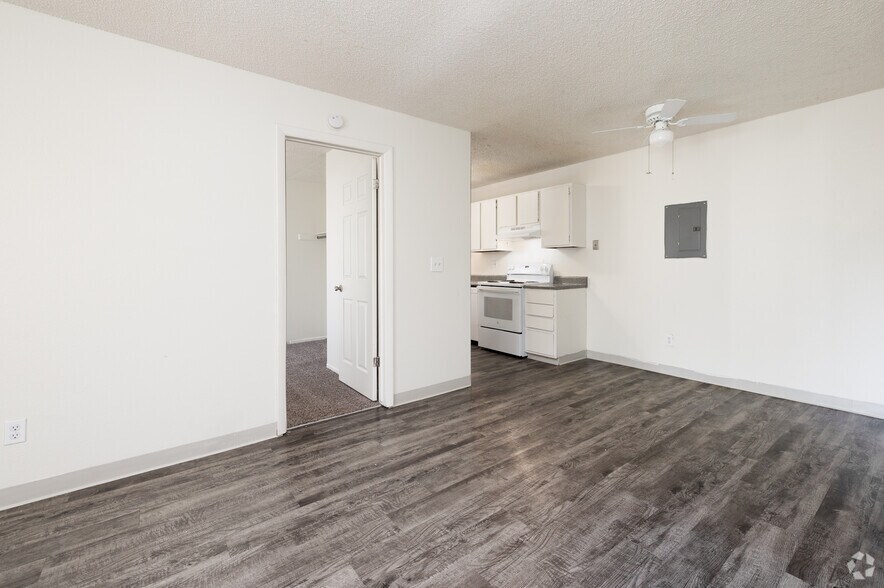 More Photos Of 2025 Jerry Murphy Rd, Pueblo Apartments For Sale