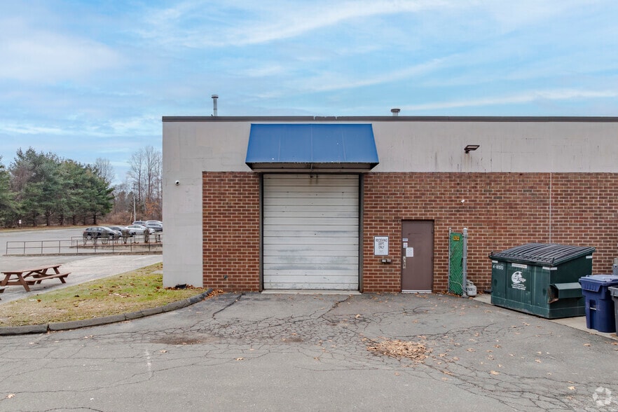 More Photos Of 14-20 Progress Dr, Shelton Office For Lease