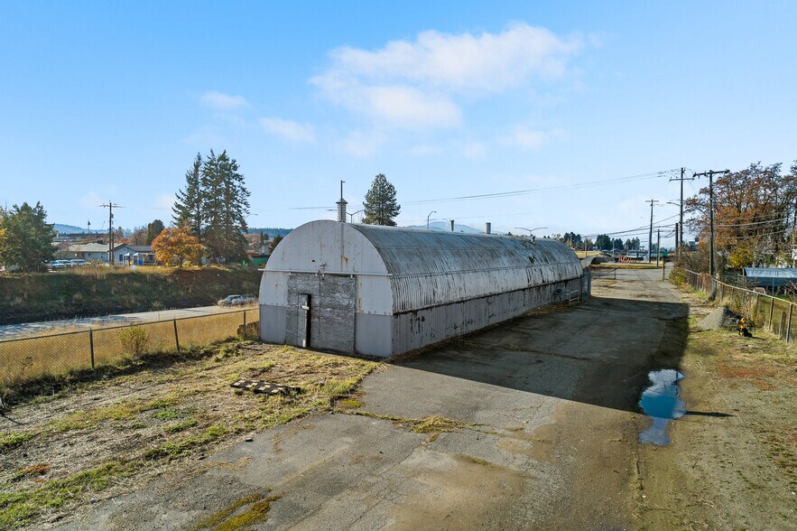 2320 N Government Way, Coeur dAlene, ID 83814 Lofts/Showrooms For