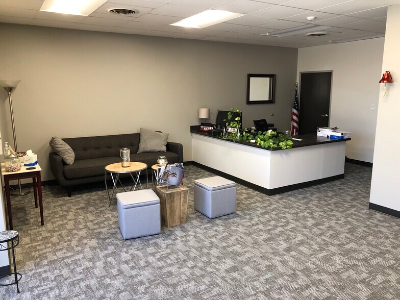 More Photos Of 13619-13625 Neutron Rd, Farmers Branch Light Manufacturing For Lease