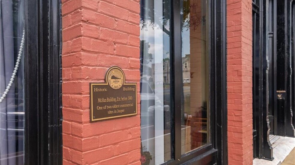 More Photos Of 35 N Main St, Jasper Loft Creative Space For Lease