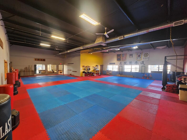 More Photos Of 6005-6011 S Mingo Rd, Tulsa Storefront Retail Office For Sale