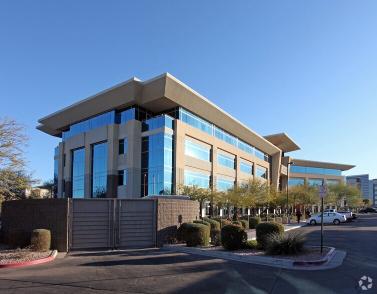 More Photos Of 7047 E Greenway Pky, Scottsdale Coworking Space