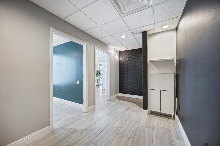 More Photos Of 8255 Wickham Rd, Melbourne Office For Lease