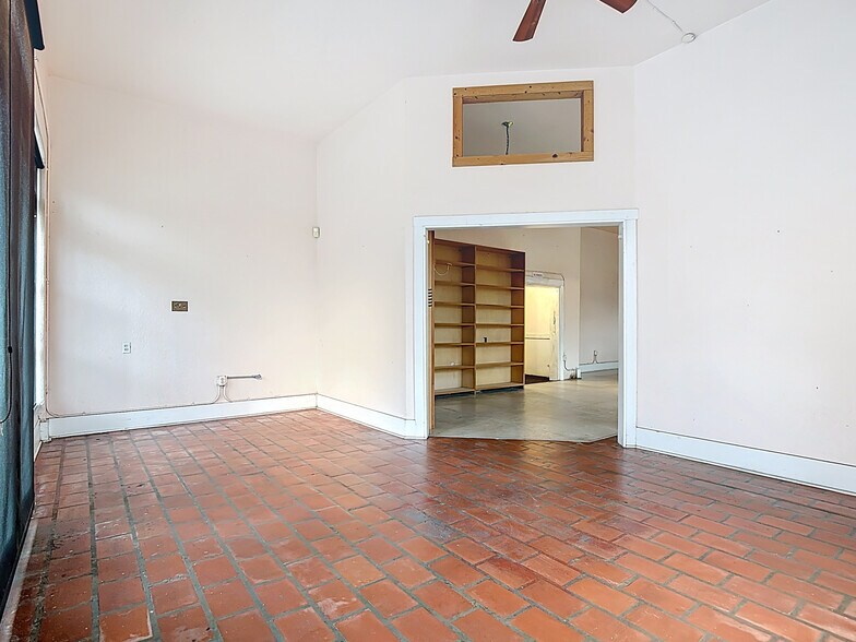 More Photos Of 390 N Bridge St, LaBelle Storefront Retail Office For Sale