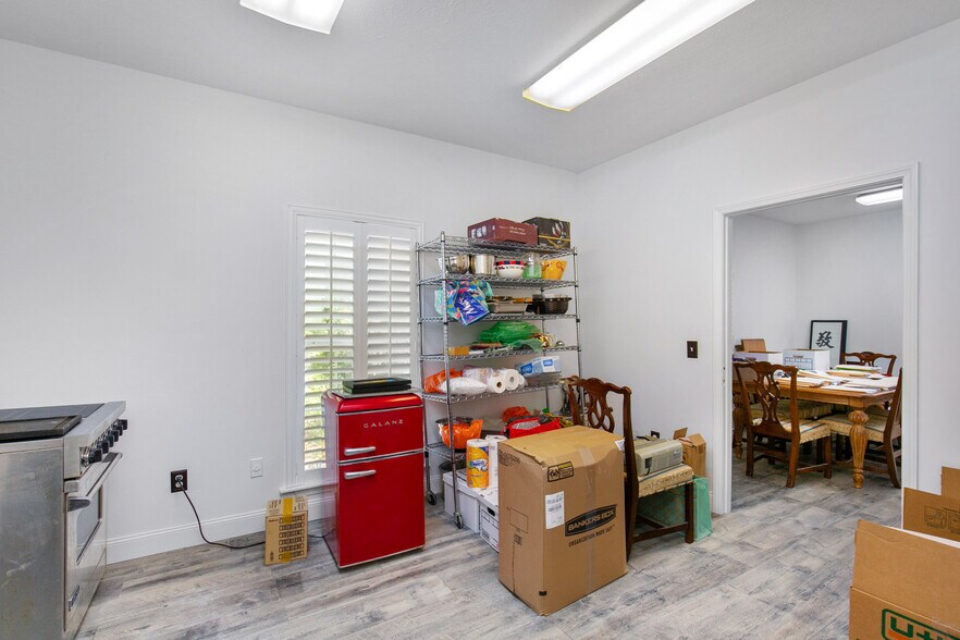 More Photos Of 407 Orchard Park, Ridgeland Office Residential For Sale