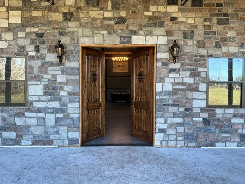 More Photos Of 7701 W Knights Griffin Rd, Plant City Lodge Meeting Hall For Lease