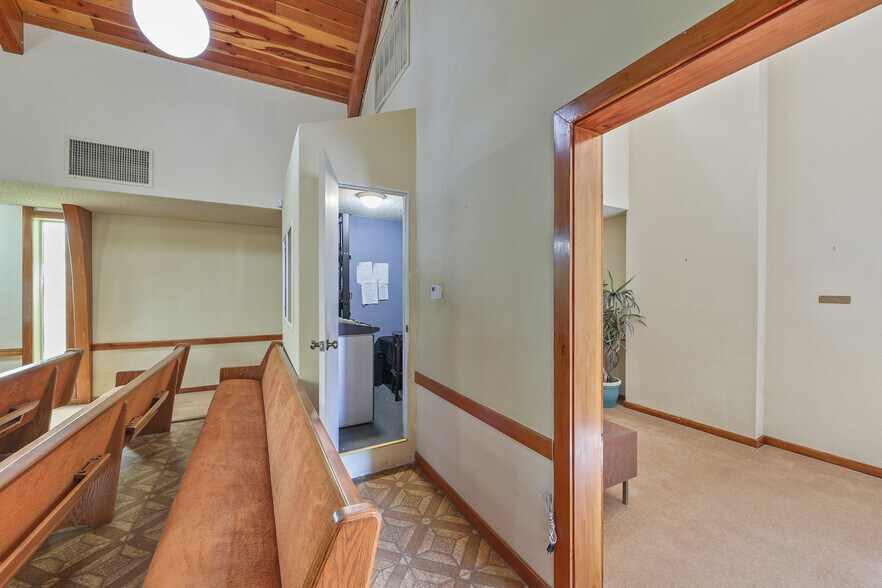 More Photos Of 1415 E Ramsey St, Banning Religious Facility For Lease