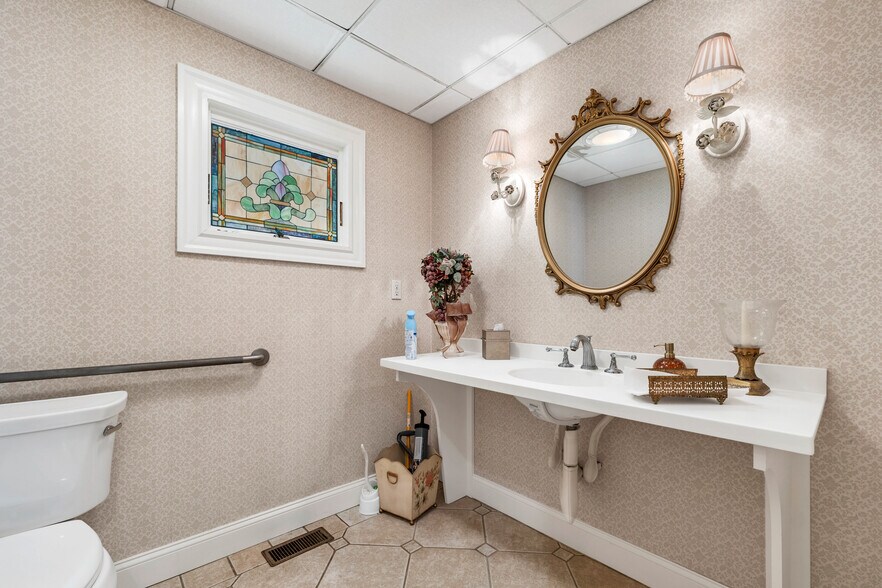 More Photos Of 205 Chelmsford St, Chelmsford Office Residential For Sale