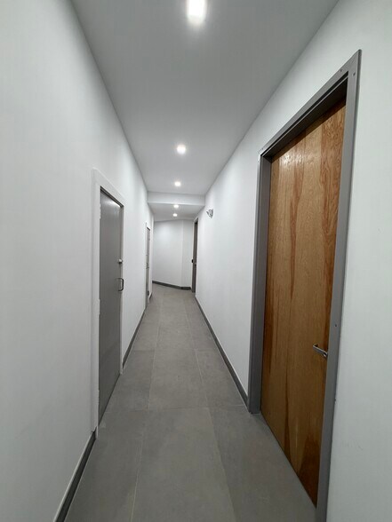 More Photos Of 5170 N Federal Hwy, Fort Lauderdale Storefront Retail Office For Lease