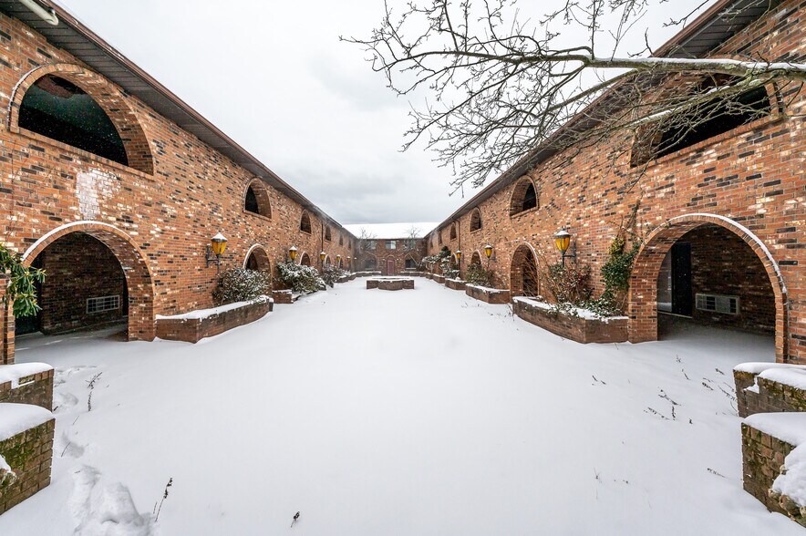 More Photos Of 4858 Route 32, Catskill Hotel For Lease