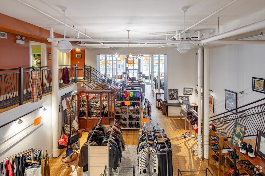 More Photos Of 3020 N Lincoln Ave, Chicago Storefront For Lease