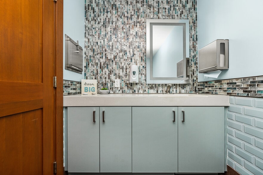 More Photos Of 615 E Chapman Ave, Orange Medical For Sale