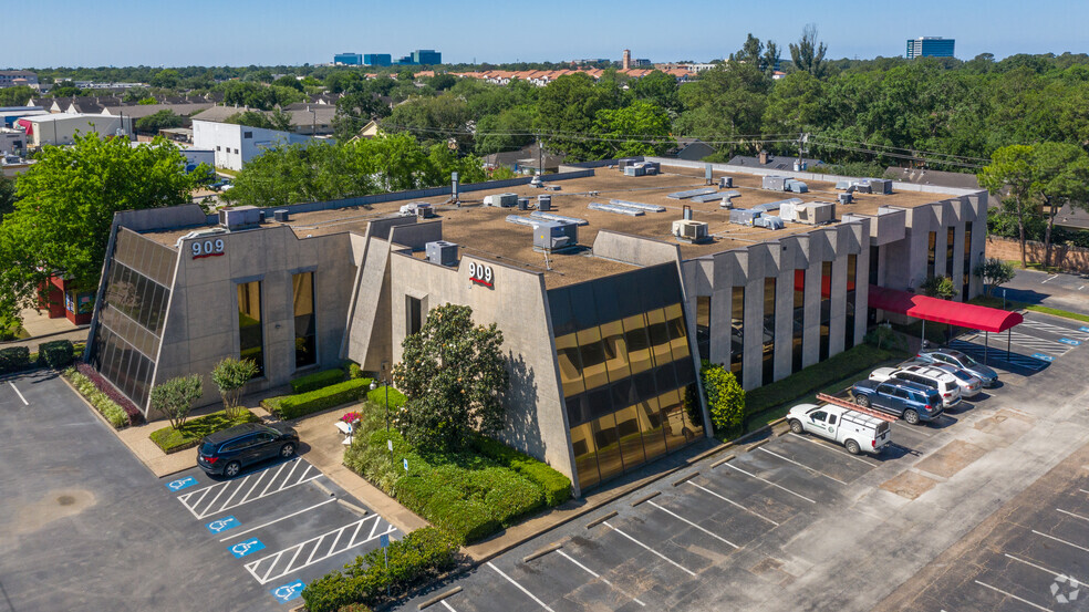 Primary Photo Of 909 Dairy Ashford Rd, Houston Office For Lease