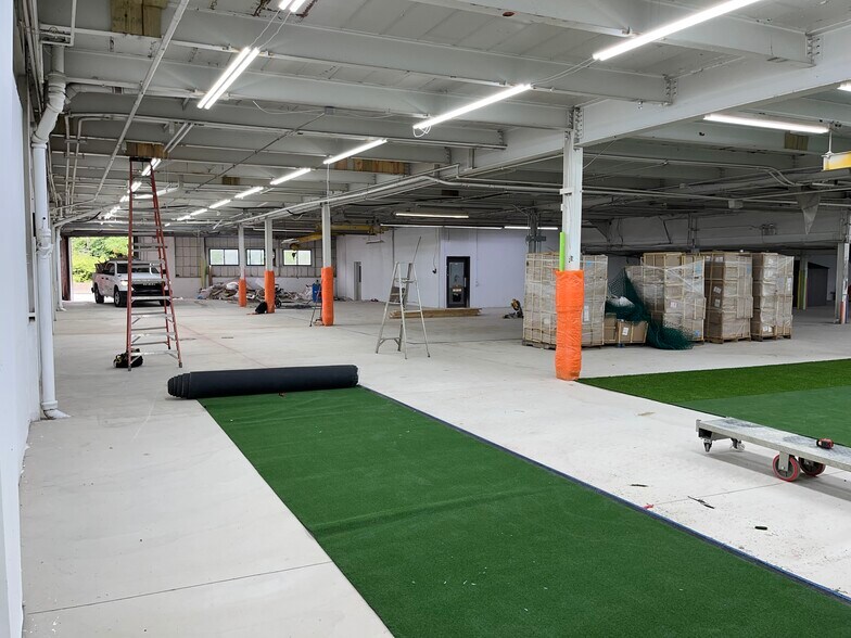 More Photos Of 1301 Saw Mill Run Blvd, Pittsburgh Warehouse For Sale
