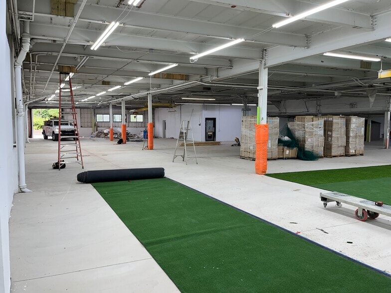 More Photos Of 1301 Saw Mill Run Blvd, Pittsburgh Warehouse For Sale
