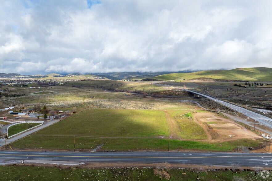 More Photos Of 21501 Tucker Rd, Tehachapi Land For Sale