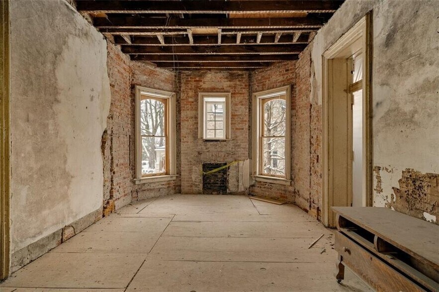 More Photos Of 809 Hall St, Saint Joseph Hospitality For Sale