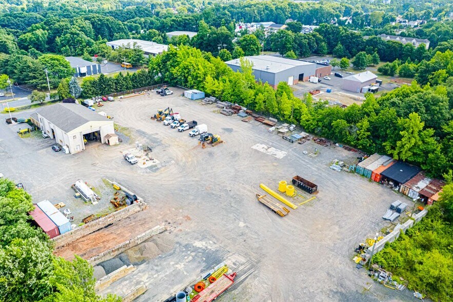 More Photos Of 450 County Rd, Cliffwood Warehouse For Lease