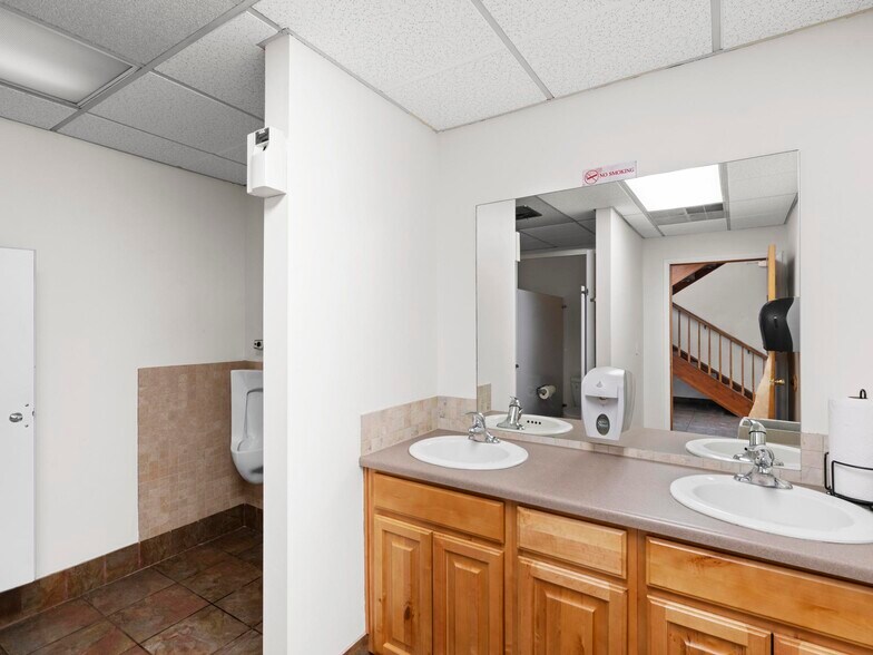 More Photos Of 4541 S 700 E, Salt Lake City Office For Sale