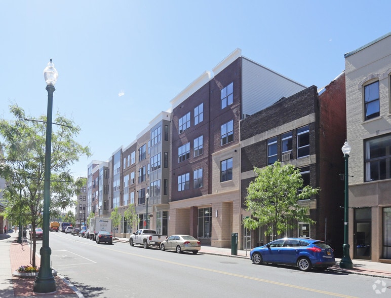 More Photos Of 240 State St, Schenectady Apartments For Lease