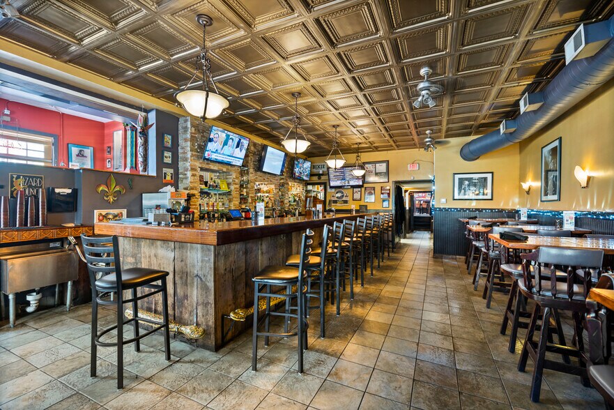 More Photos Of 3538 Columbia Pky, Cincinnati Restaurant For Sale