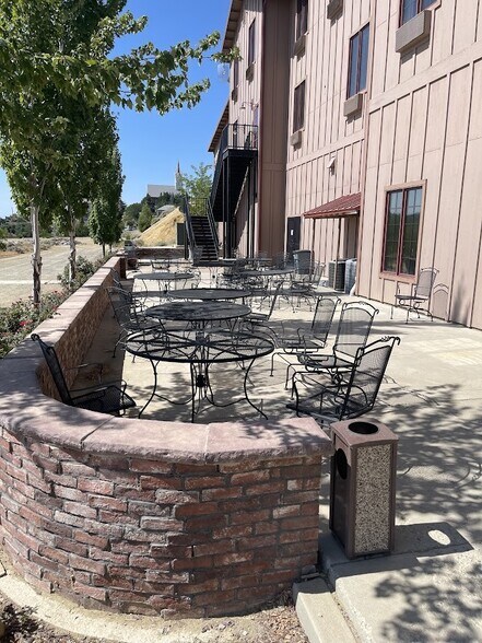 More Photos Of 100 N E St, Virginia City Hotel For Sale