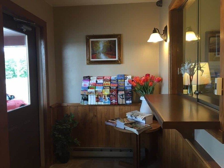 More Photos Of 625 Dodge St, Mineral Point Hotel For Sale