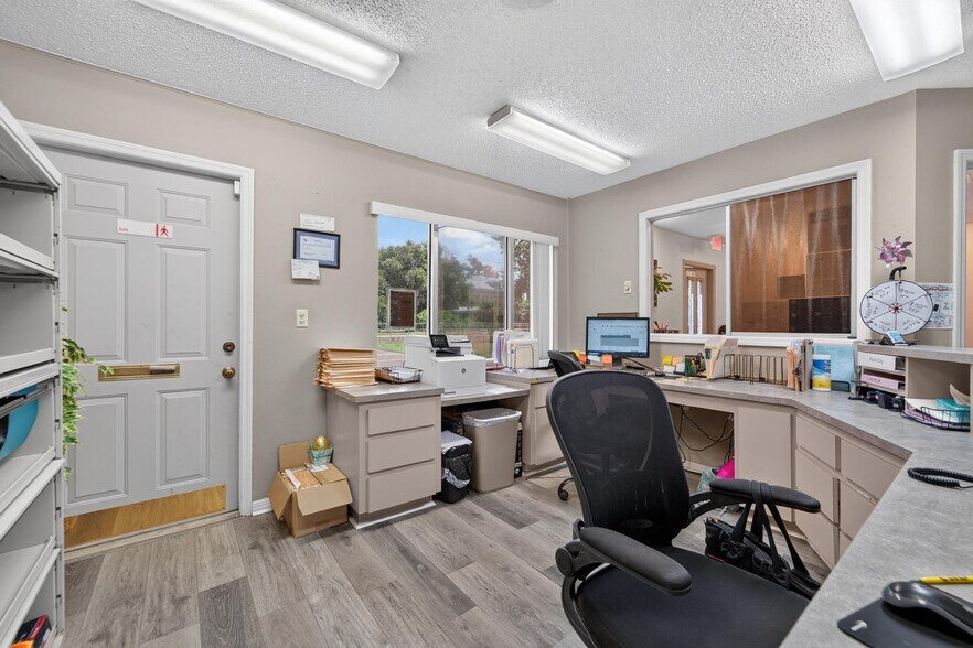 More Photos Of 1205 W Baker St, Plant City Medical For Sale