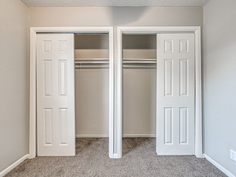 More Photos Of 1220 SE 9th St, Pryor Apartments For Sale