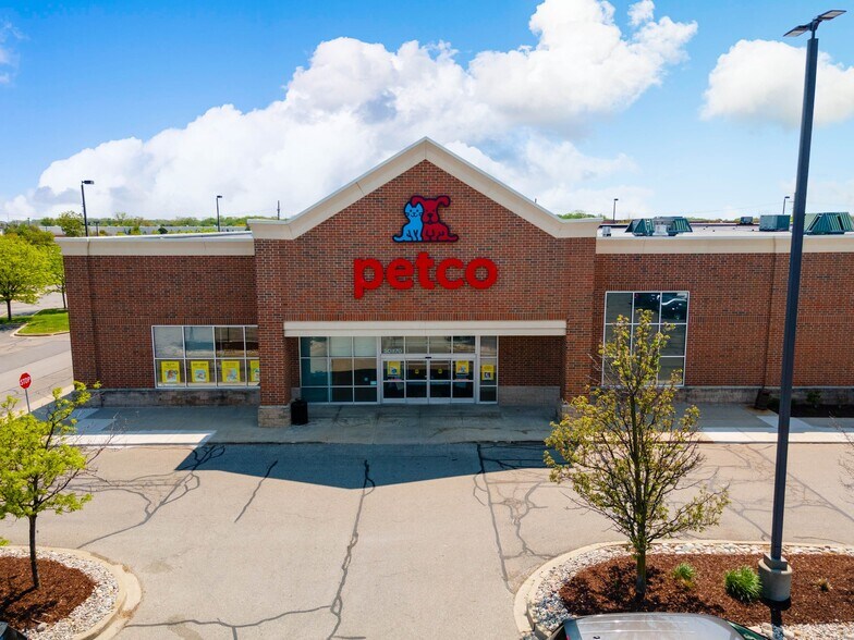 More Photos Of 50700-50870 Gratiot Ave, Chesterfield Unknown For Lease