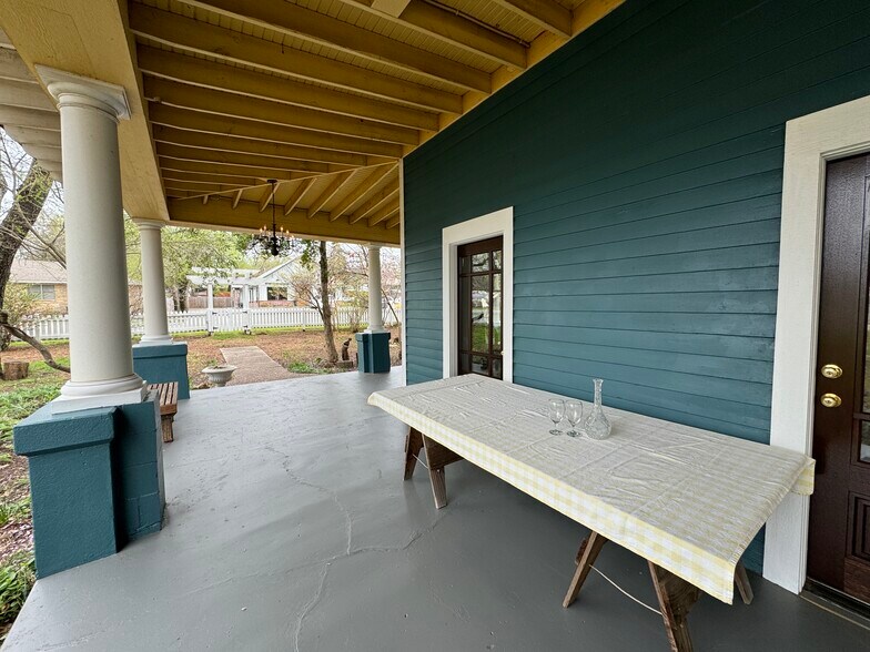 More Photos Of 224 W Chickasaw St, Tahlequah Hospitality For Sale