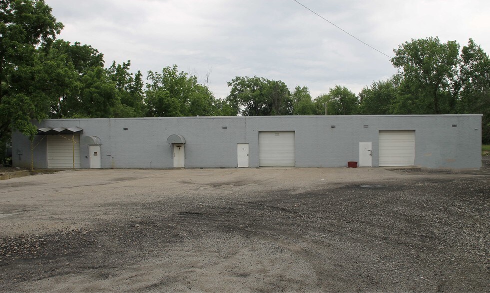 More Photos Of 1945 Jackson Rd, Columbus Warehouse For Sale
