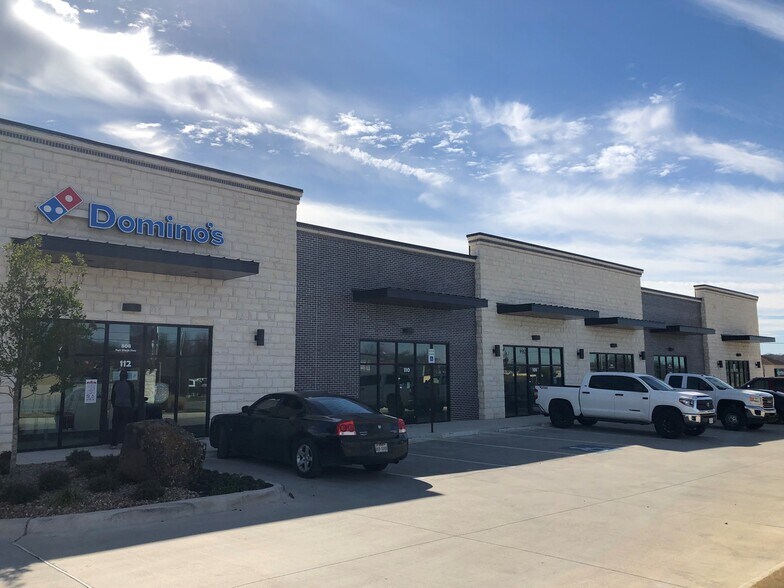 More Photos Of 808 Fort Worth Hwy, Weatherford Storefront Retail Office For Lease