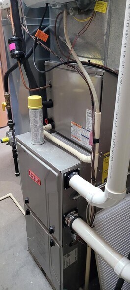 More Photos Of 9072 County Road BB, Plainfield Warehouse For Sale