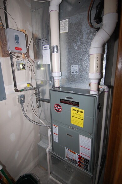 More Photos Of 217 8th Ave, Wellman Medical For Lease