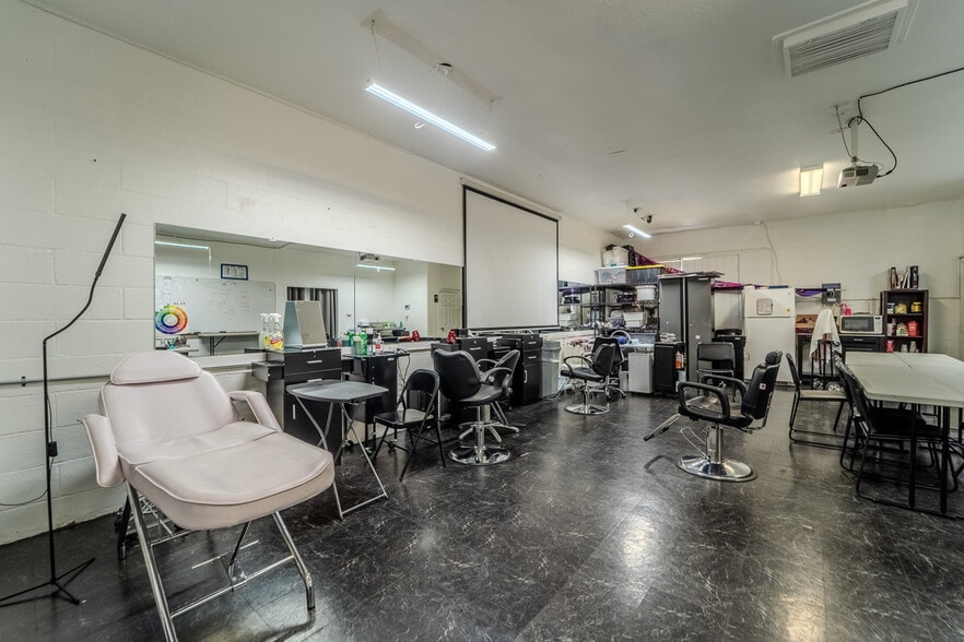 More Photos Of 741-745 Cooper Ave, Yuba City Office For Lease