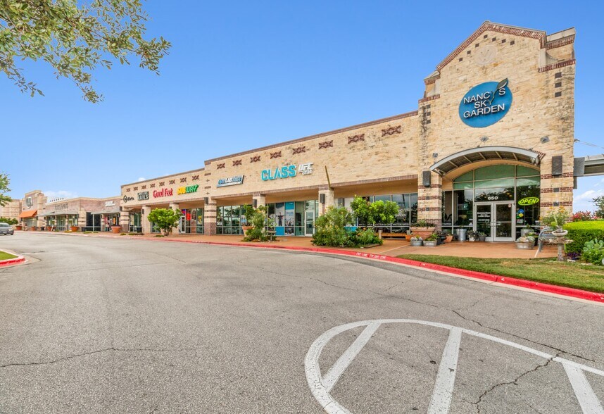 More Photos Of 10900 Lakeline Mall Blvd, Austin Storefront For Lease
